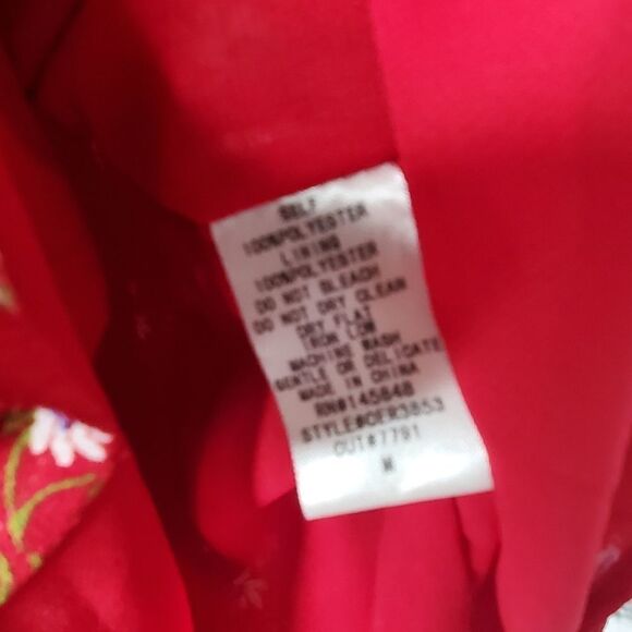 Everly Sleeveless floral red romper medium - Picture 10 of 10